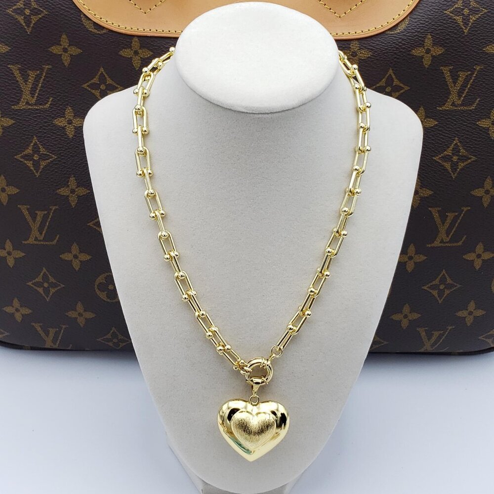 18k Gold Plated Heart Pendant Horse Shoe Necklace - Picture 2 of 10